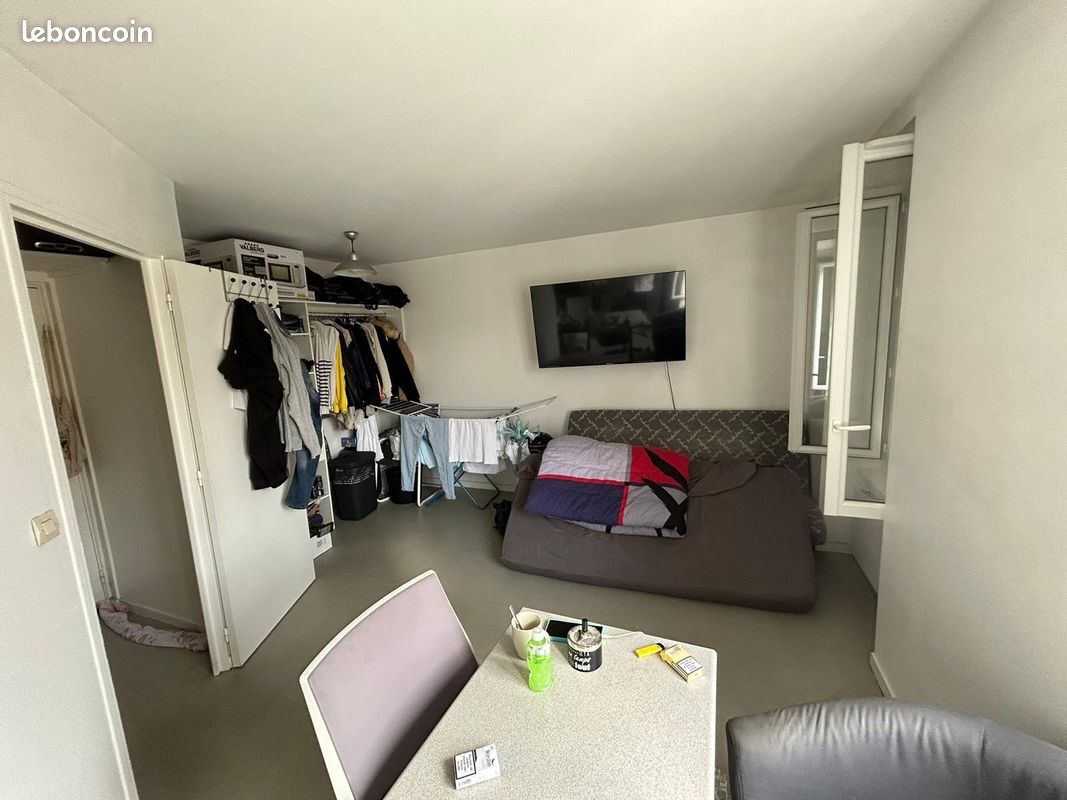 Appartement 1 pièce 23 m² · au Chambon-Feugerolles · 23 m² · 353 €/mois