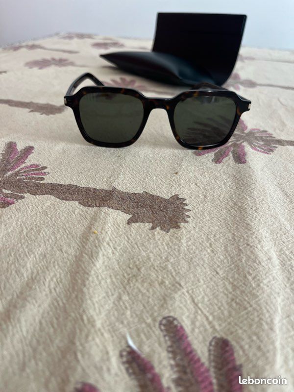 Lunettes solaires Yves Saint Laurent (image 2)