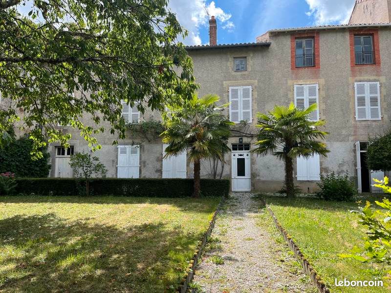 Maison 7 pièces 283 m² · à Le Dorat · 283 m² · 192 240 €