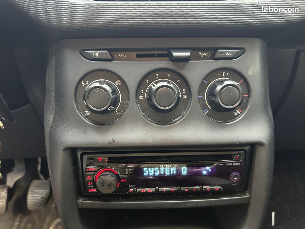 Citroen c3 1.1 60 attraction-distribution faite (image 10)