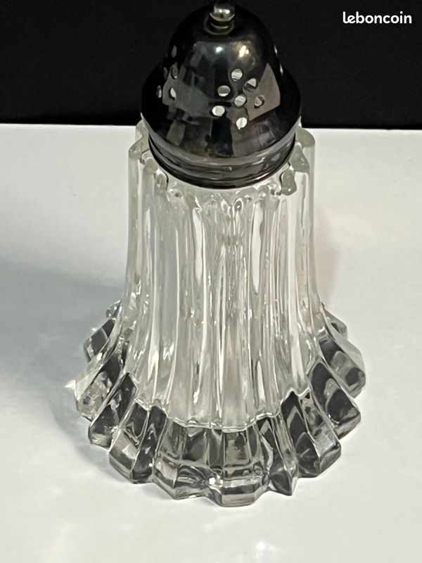 Aiguière cristal soufflé et gravé - XXème siècle