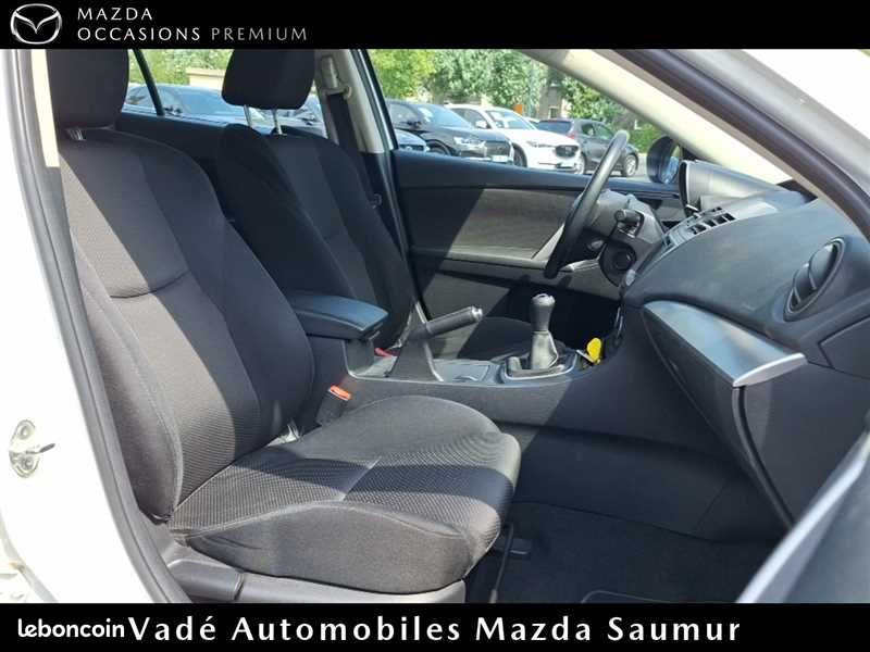 Mazda 3 2.2L MZR-CD DYNAMIQUE (image 15)