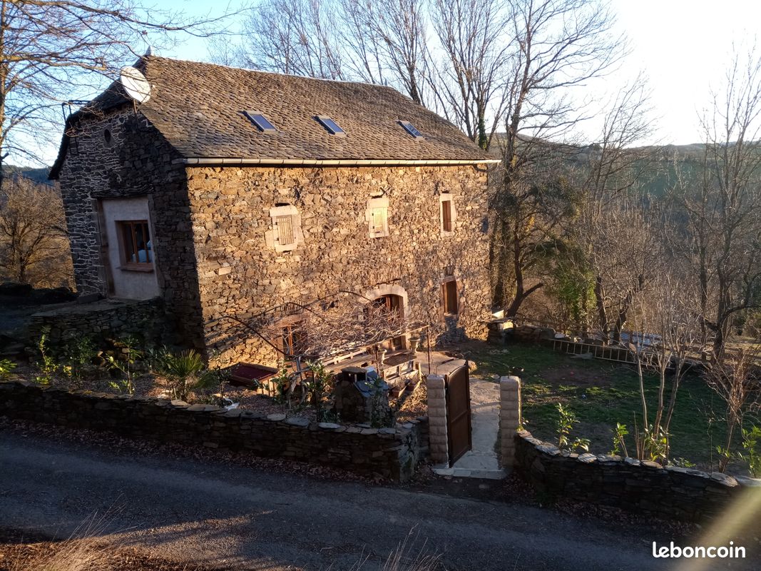 Maison 5 pièces 180 m² · à Ayssènes · 180 m² · 1 090 €