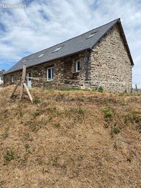 Maison 1 pièce 150 m² · à Saint-Caradec · 150 m² · 100 000 €