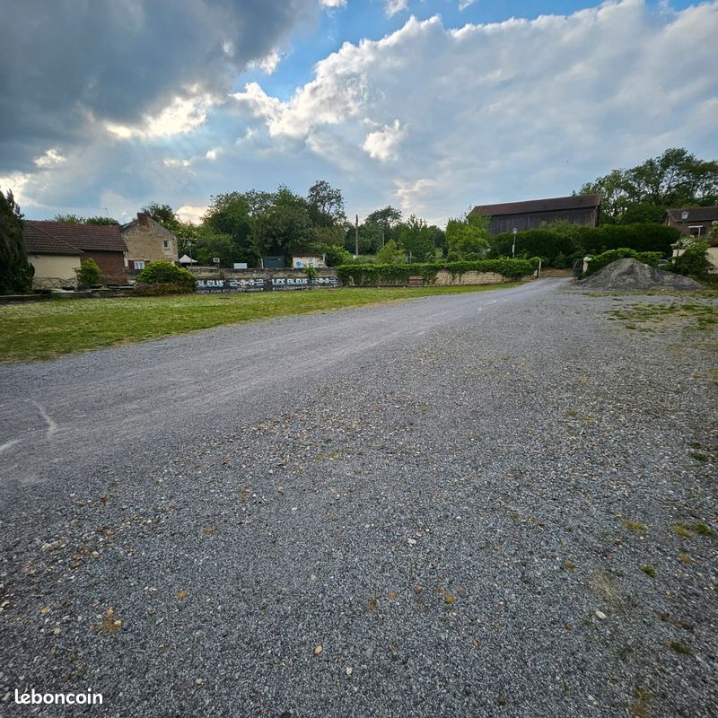 Terrain à bâtir · à Saint-Leu-d'Esserent · 290 000 €