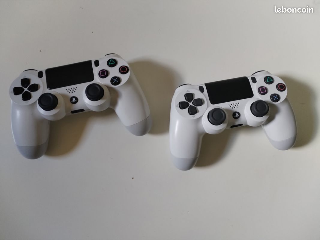 2 manettes dualshock 4 blanches (image 1)