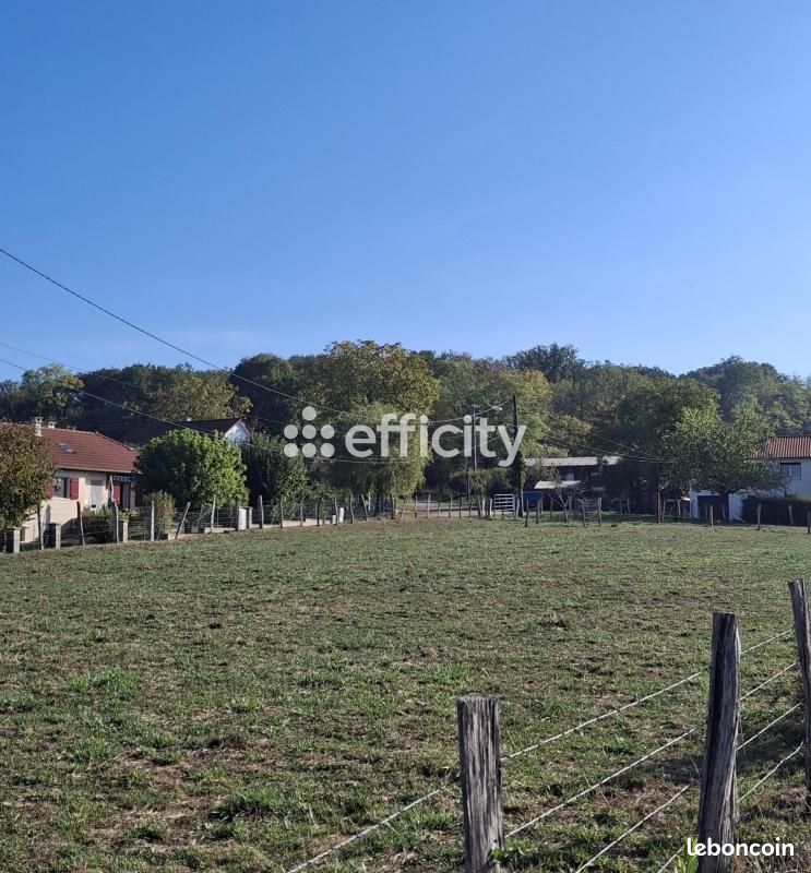 Terrain 1665 m² · à Ollans · 45 153 €