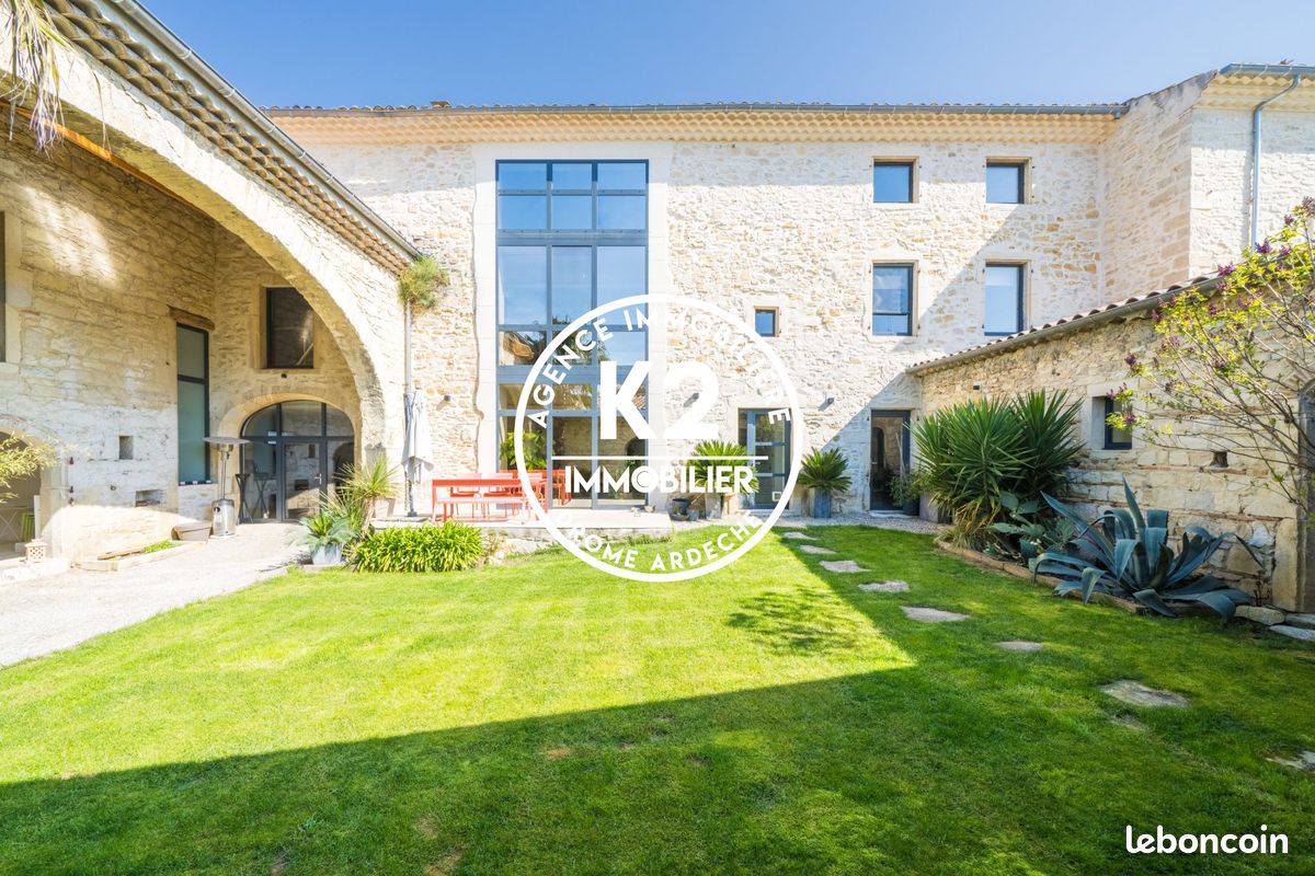 Maison 11 pièces 423 m² · à Allan · 423 m² · 1 240 000 €
