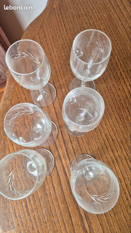 Lot 6 petits verres à vin en cristal epis à pieds torsadés (image 2)