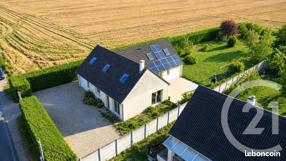 Maison 9 pièces 198 m² · à Oulins · 198 m² · 295 000 €