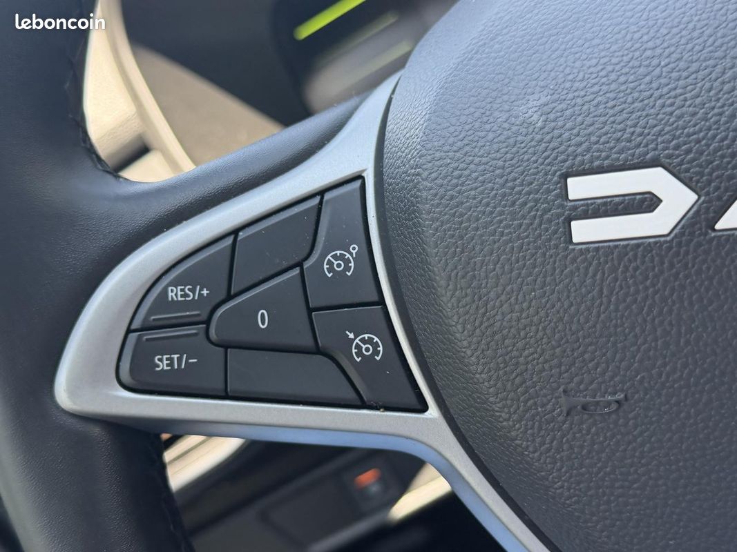 Dacia jogger 1.6 hybride 140 7pl automatique + camera de recul + gps + alerte angle mort (image 21)