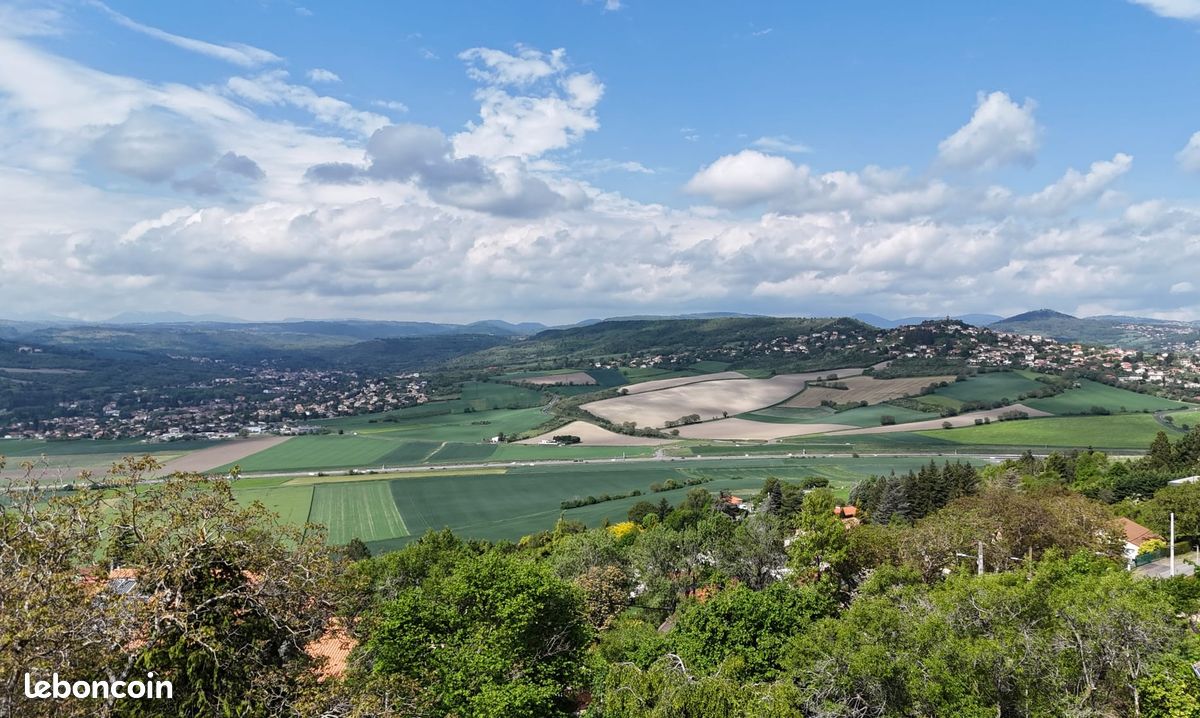 Monton - Terrain à batir 768 m2 · à Veyre-Monton · 126 720 €