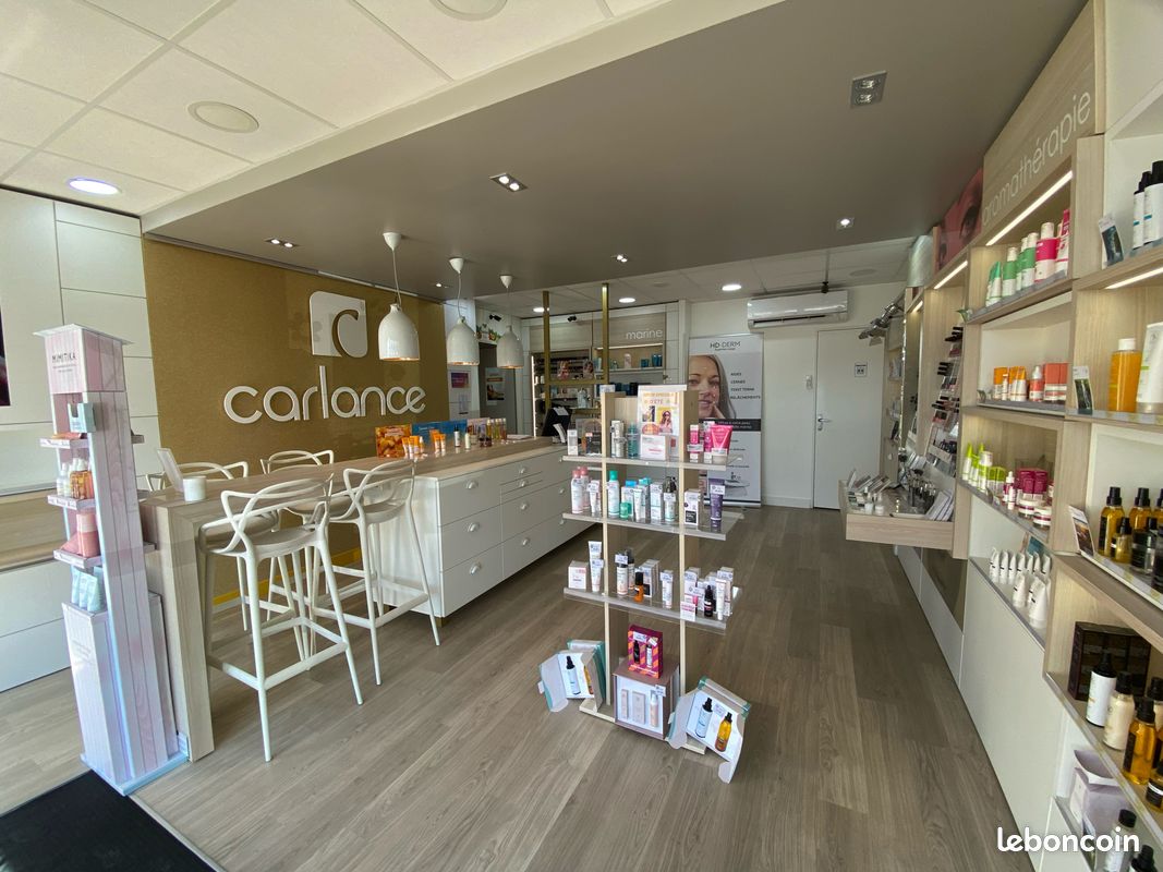 Local commercial 6 pièces 150 m² · à Crêches-sur-Saône · 150 m² · 40 000 €