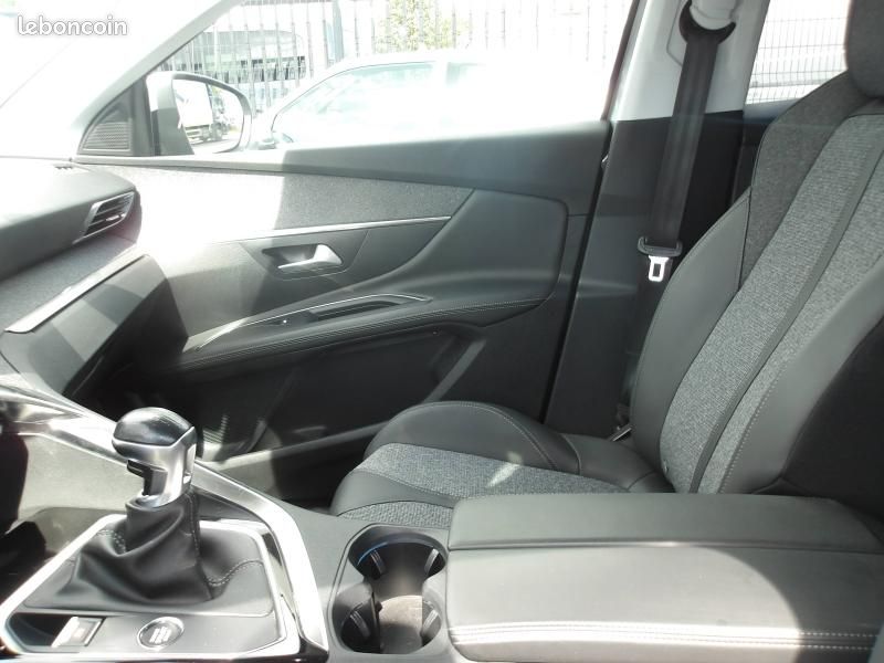Peugeot 3008 1.5 BlueHDi 130ch S&S Allure (image 5)
