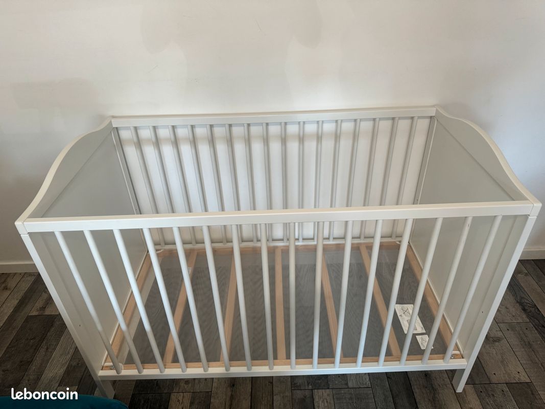 Lit bébé à barreaux + matelas (image 1)