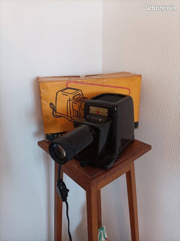 Projecteur De Diapositives Kodak MODEL 5 KODASLIDE 35 Mm – Années 60 – Bon état (sans Cordon)