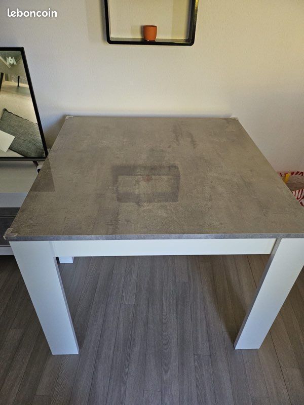 Table gris béton (image 1)