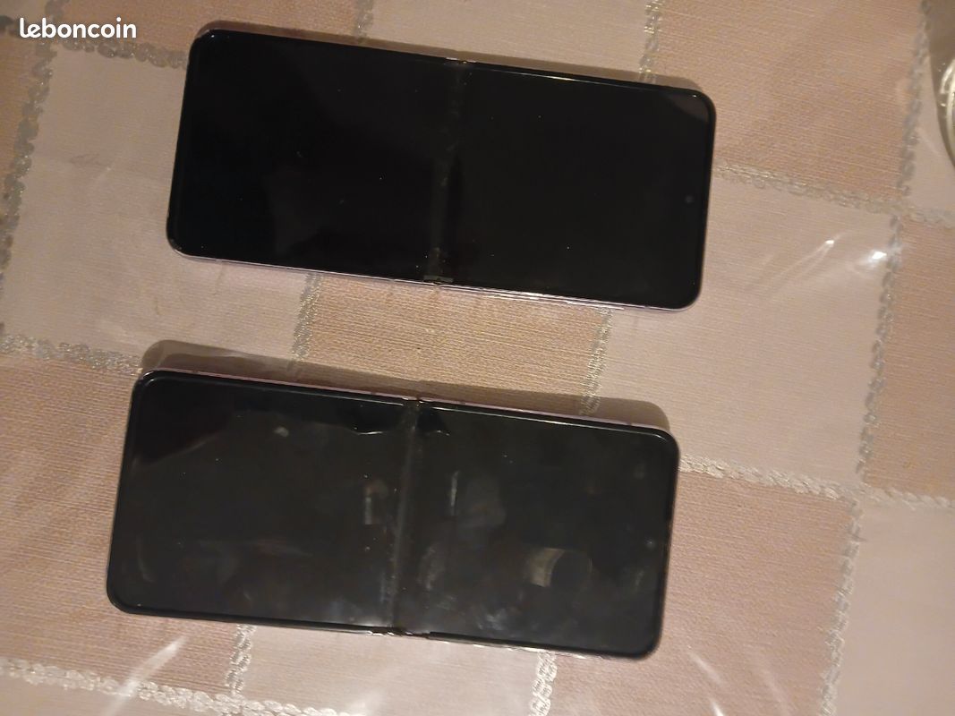 Samsung galaxy z flip 4 (image 2)