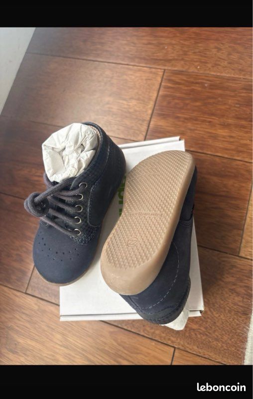 Chaussures neuves enfants T22 VERTBAUDET (image 2)