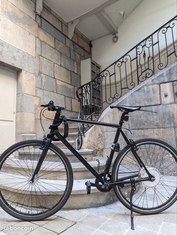 Vélo électrique élégant et léger (image 2)