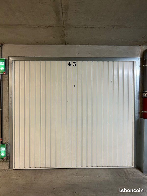 Garage fermé motorisé sécurisé