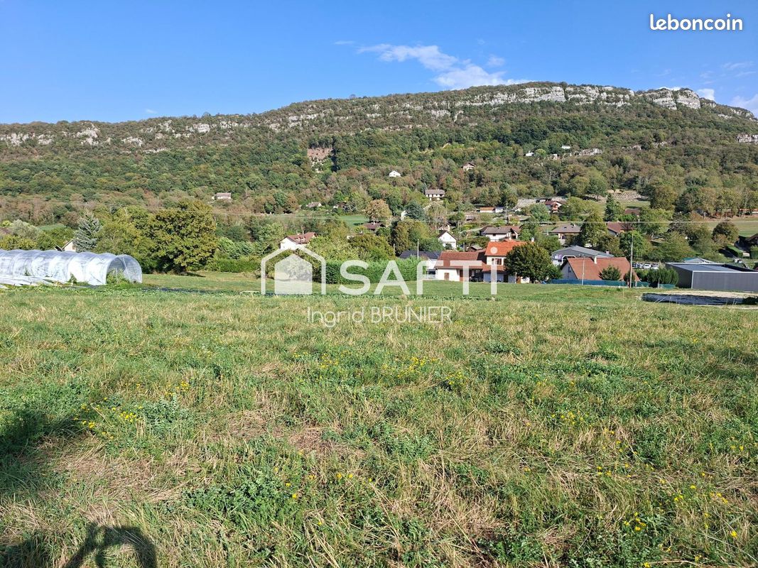 Terrain 1275 m² · à Saint-Pierre-de-Curtille · 1 275 m² · 114 000 €