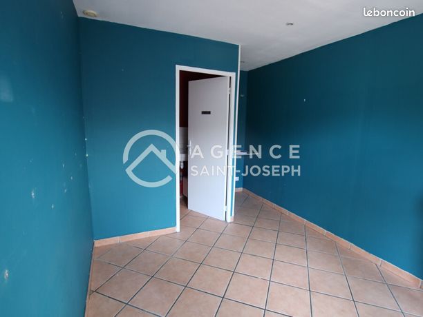 https://img.leboncoin.fr/api/v1/lbcpb1/images/f4/13/94/f413941d036d152e6c21224a90a0c00b11bbe36f.jpg?rule=ad-image