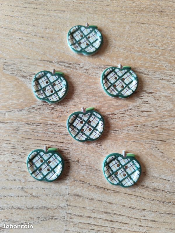 Lot De 9 Boutons Vintage à Relief Quadrillé, Vert Transparent - 2 Cm - Réf. 5921