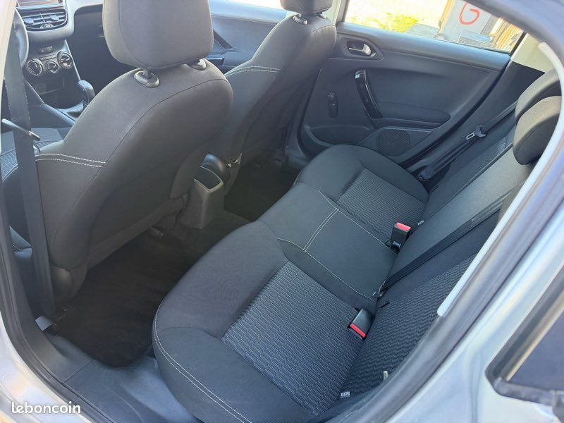 Peugeot 208 1.6 BlueHdi 75 Garantie Clim GPS Kit Distribution OK (image 10)