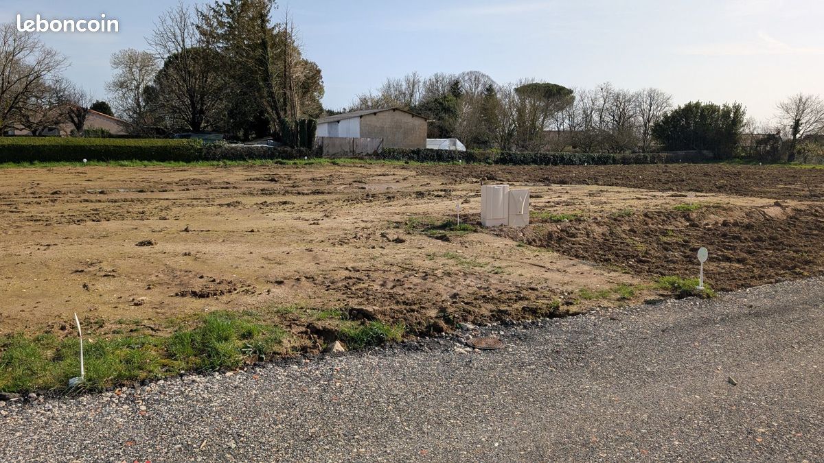 Terrain de 389 m² à PRAHECQ · 40 900 €