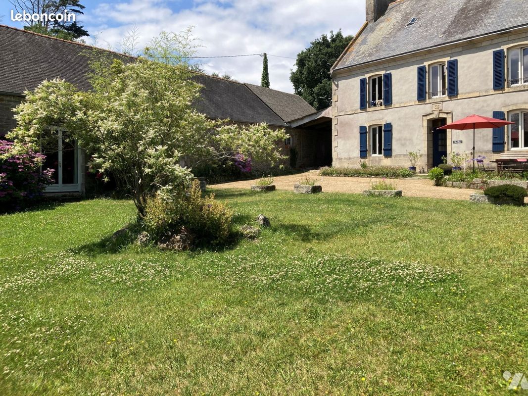 Maison 7 pièces 186 m² · à Plonévez-Porzay · 186 m² · 731 500 €