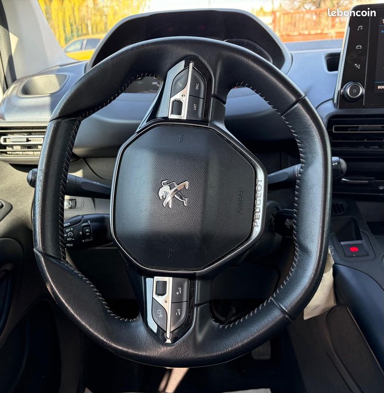 Peugeot RIFTER 1.5 BLUEHDI 130CH S&S STANDARD ALLURE PACK (image 11)