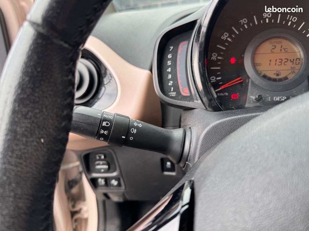 CITROEN C1 1.0 VTI 72ch ELLE | Carplay * Caméra de recul * Moteur Toyota (image 23)