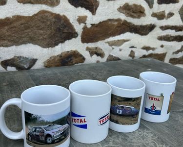 Lot De 4 Mugs Publicitaires Total Vintage - Céramique, Multicolore - Très Bon état