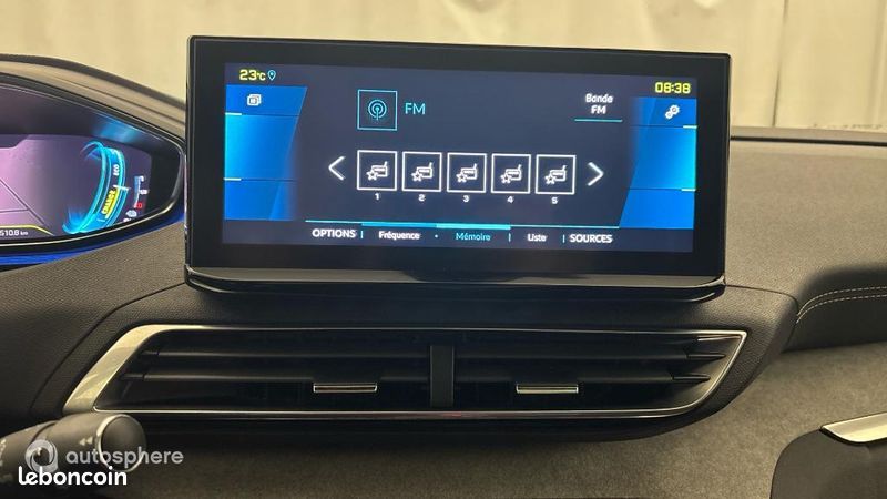 Peugeot 3008 HYBRID 225ch GT e-EAT8 (image 19)