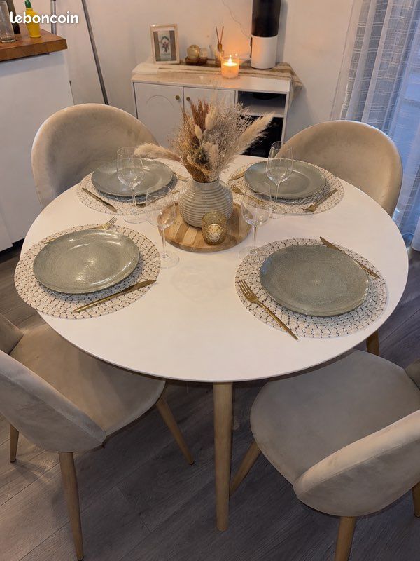 Table à manger Maison du Monde 4 personnes (image 1)