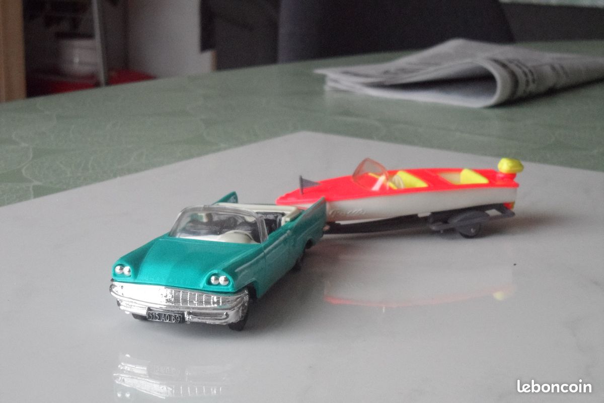 CHRYSLER NEW YORKER + BATEAU DINGHY ROCCA Par NOREV N° 92 Pl