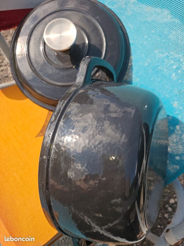 Cocotte en fonte Ernesto - 5,7 L - Cocotte ronde en fonte émaillée rouge - Capacité