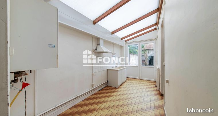 https://img.leboncoin.fr/api/v1/lbcpb1/images/f4/25/8a/f4258a1ed89b4a109ac00778925f7bc868f54524.jpg?rule=ad-image