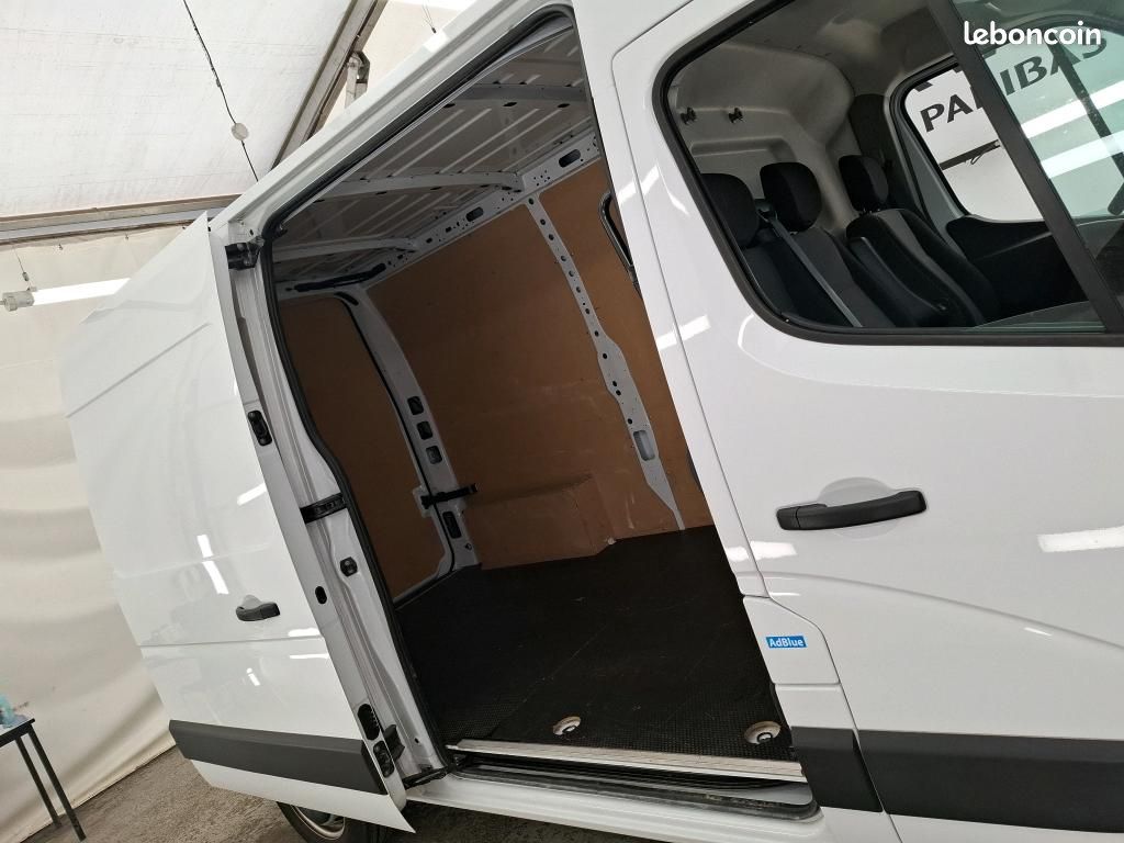 RENAULT Master 2019 4P Fourgon tôlé FG Tr CF F3300 L2H2 Blue dCi 135 (image 6)