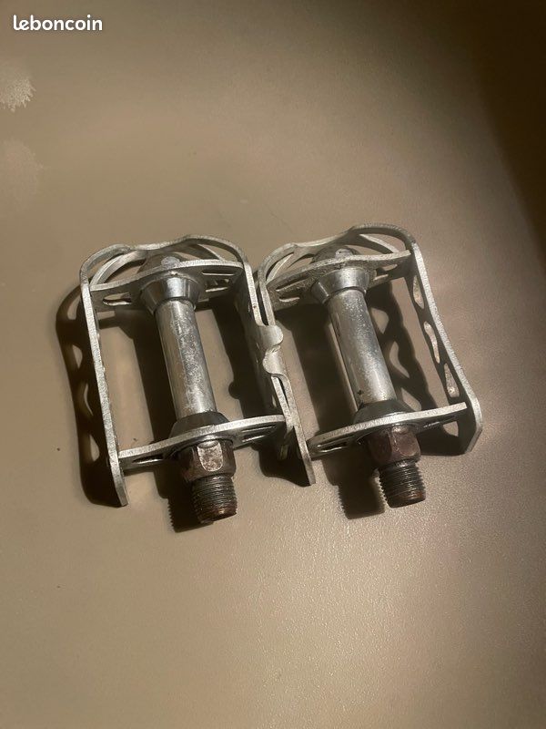 Grandes pédales Lyotard ? en acier 14x1.25 pour vélo vintage