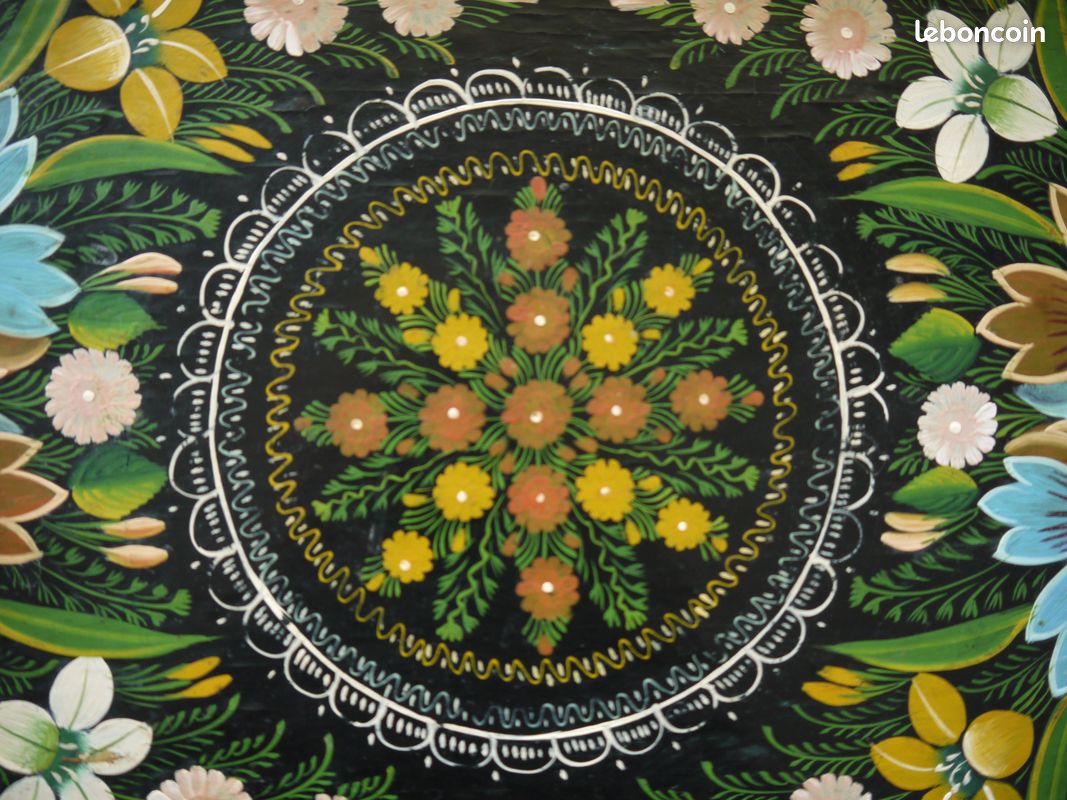DIPTYQUE EN BAS-RELIEF de bois polychrome, travail artisanal fin XIXe