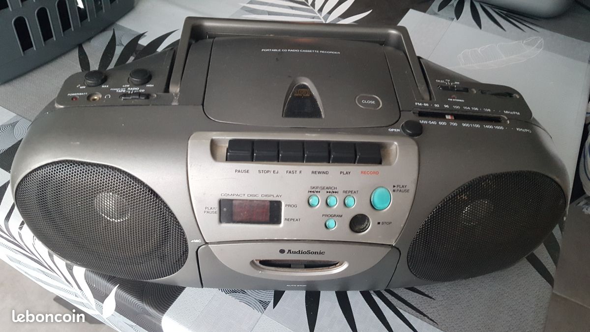 Radio Cassette Cd Portable Silver (image 1)