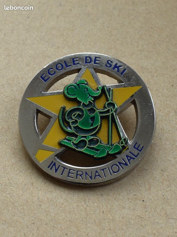 Bel Insigne, broche médaille ski ESF  Test international 2ème degré , modèle vintage années 70 - Collection