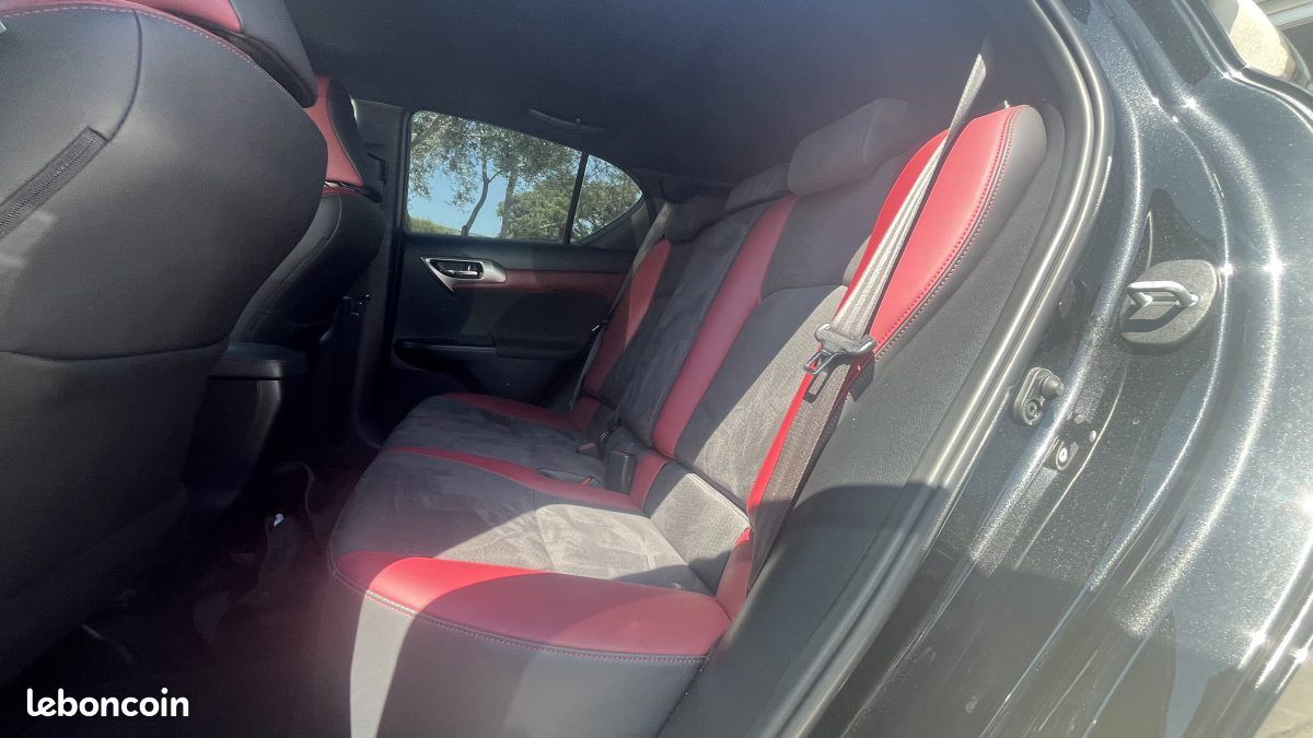 LEXUS CT200H RARE SPORT EDITION suivi Lexus Complet 1,8 L 136 CV 2020 (image 16)