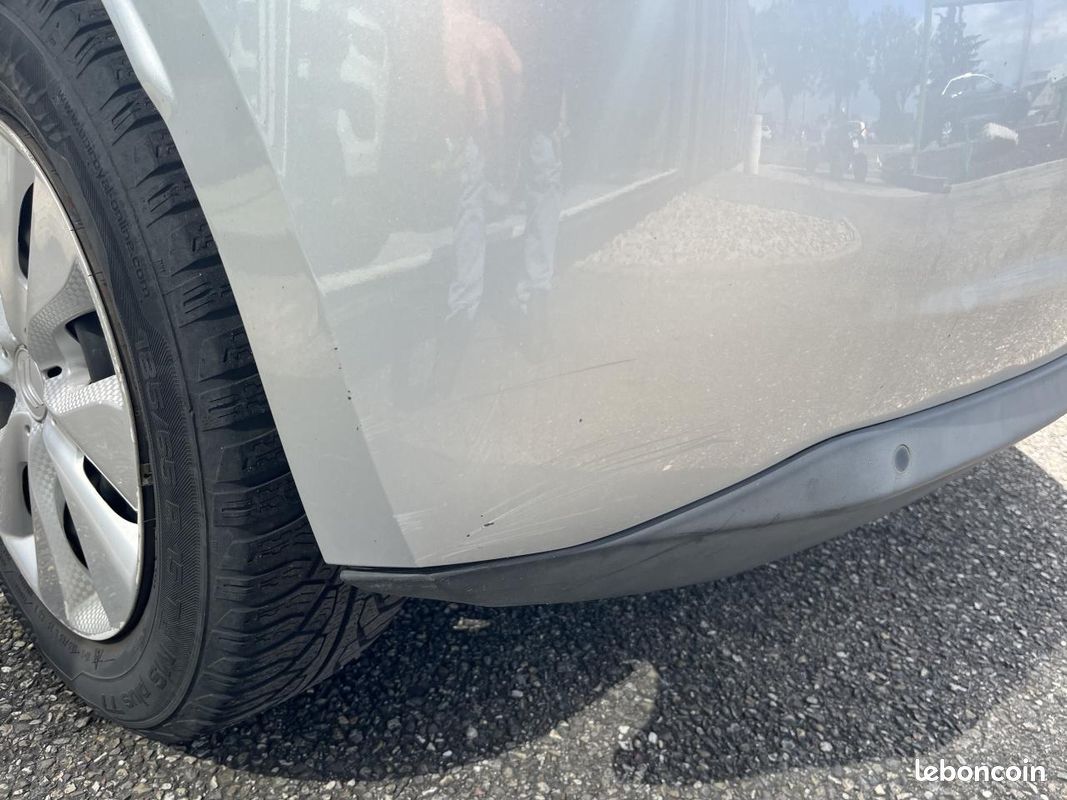 CITROEN C3 1.4 HDi FAP - 70 - Confort - CAR PLAY - REGULATEUR - SUIVI - TURBO-DISTRI- EMBRAYAGE-OK (image 29)