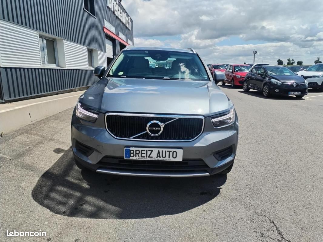 Volvo XC40 D3 150 MOMENTUM GEARTRONIC 8 (image 2)