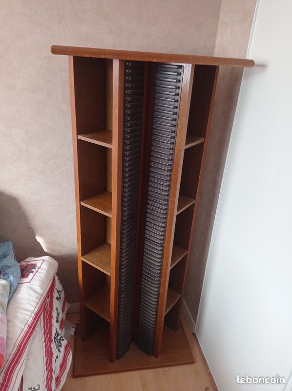 Range CD er DVD en bois (image 1)