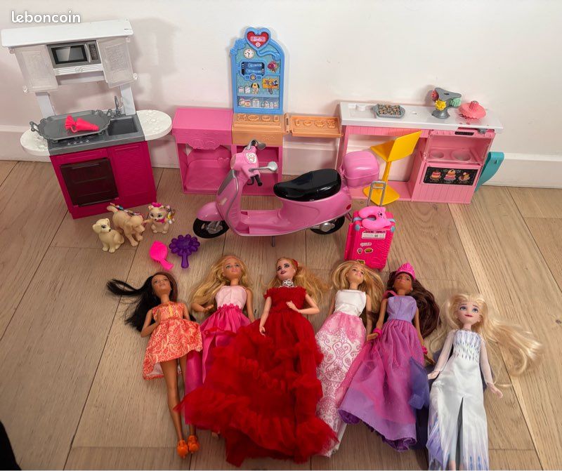 Lot Barbie et accessoires (image 1)