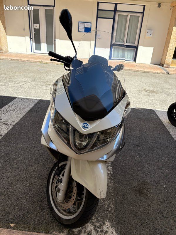 Piaggio X10 350 Piaggio Ruote 350 Piaggio X10 350 Motos